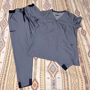 Adar Scrub Set, Size Large